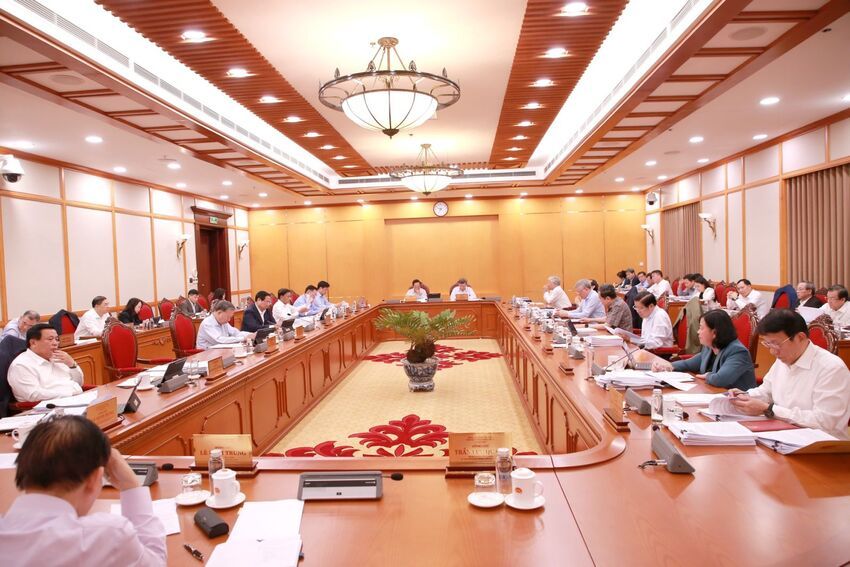 100% chức danh chủ tịch UBND, chủ nhiệm UBKT, chánh thanh tra tỉnh không phải là người địa phương