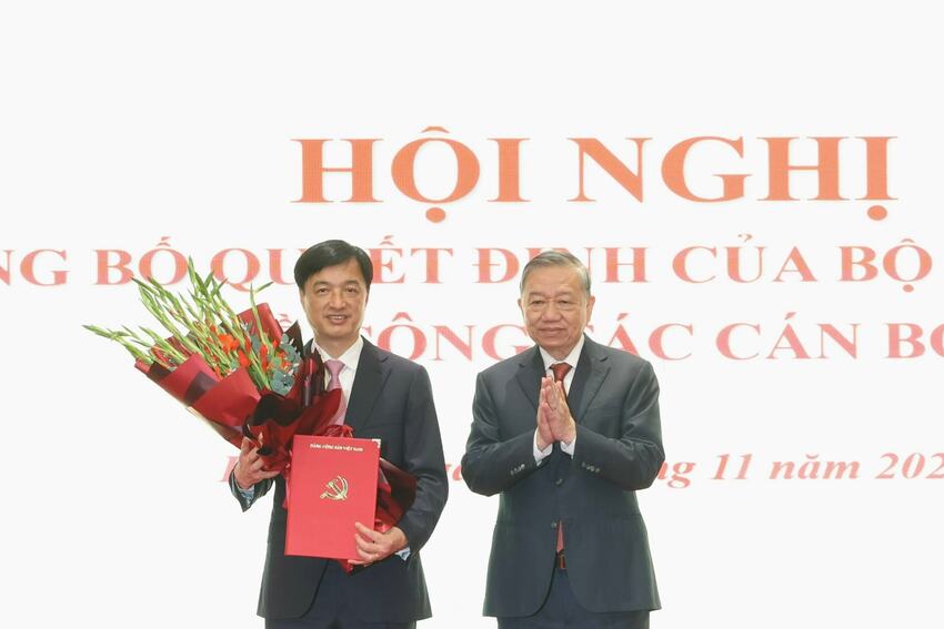 Bộ Chính trị điều động, phân công, chỉ định đồng chí Nguyễn Duy Ngọc giữ chức Bí thư Thành ủy Hà Nội