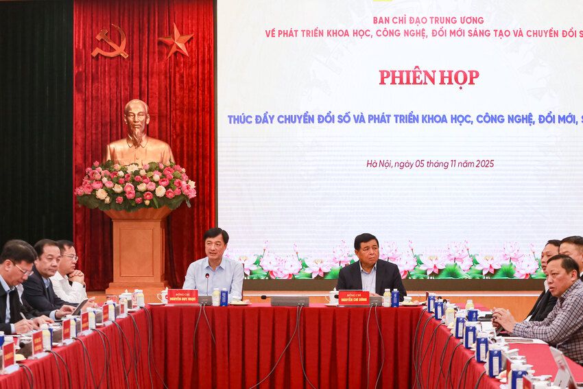 Phải đồng bộ 3 nhóm: Dữ liệu - Thủ tục hành chính - Phân cấp ủy quyền mới tạo được hệ thống dùng chung, hiệu quả