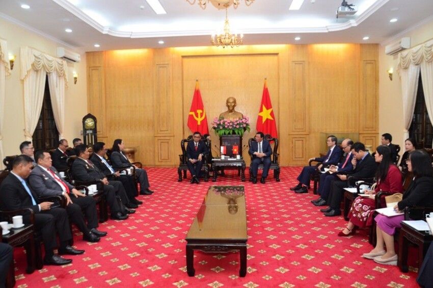 Thúc đẩy hợp tác đào tạo, bồi dưỡng cán bộ giữa Việt Nam-Indonesia