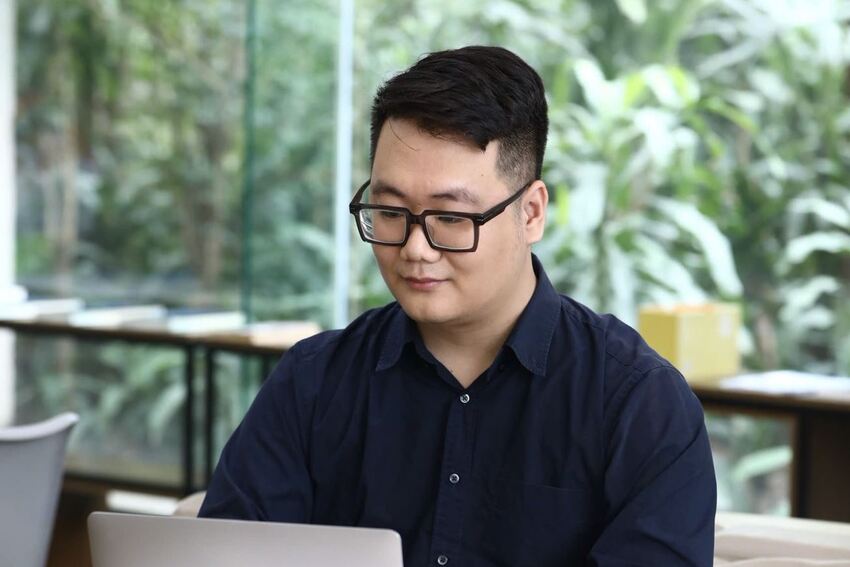 Góp ý dự thảo văn kiện Đại hội XIV của Đảng: Chuyển đổi số là cuộc cách mạng của con người, dữ liệu và niềm tin xã hội