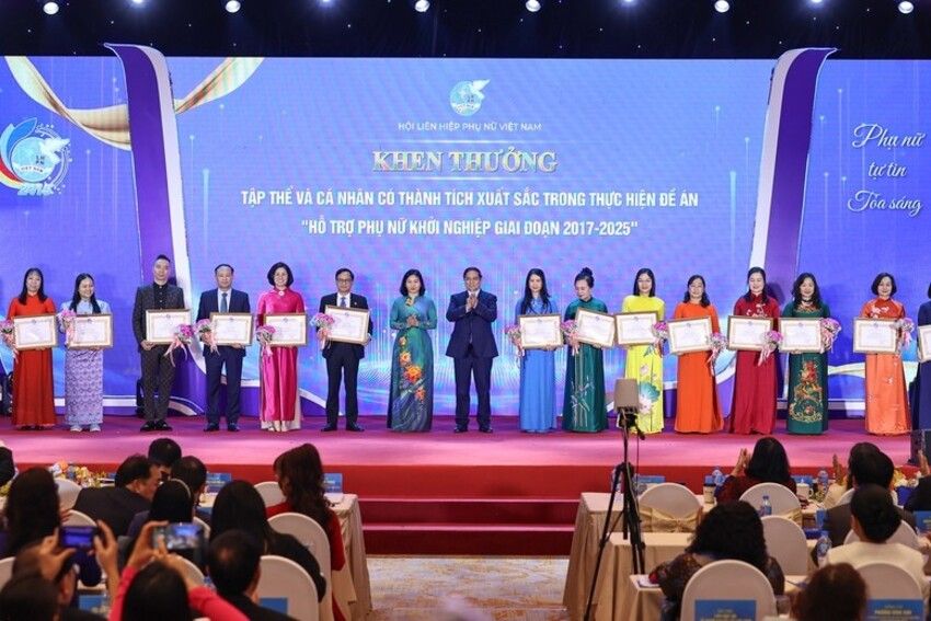 Thủ tướng Phạm Minh Chính: Phụ nữ Việt Nam "3 tiên phong’", "5 làm chủ" trong khởi nghiệp sáng tạo