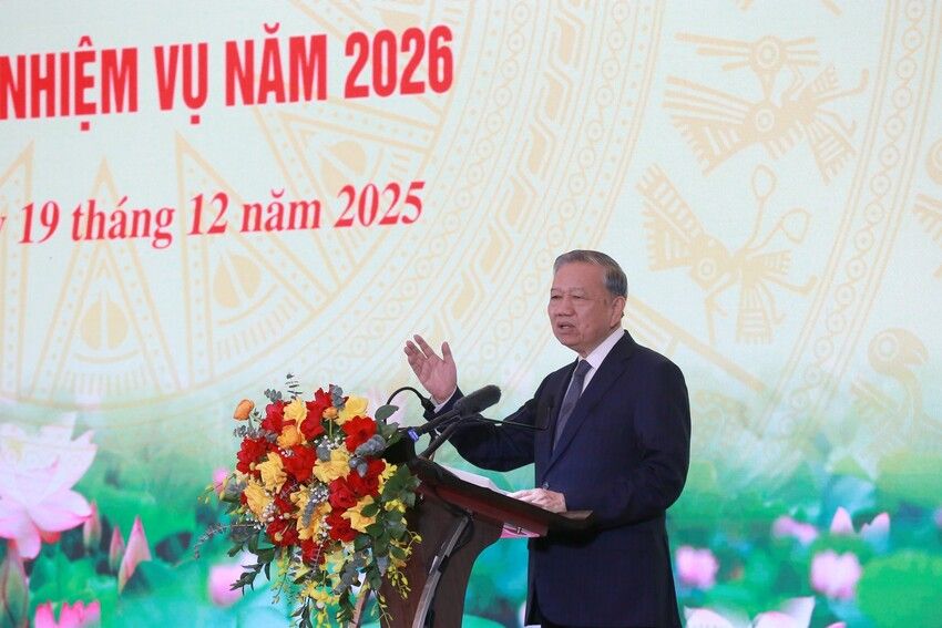 Xây dựng đội ngũ cán bộ tuyên giáo, dân vận “Tâm trong - Trí sáng - Bút sắc”