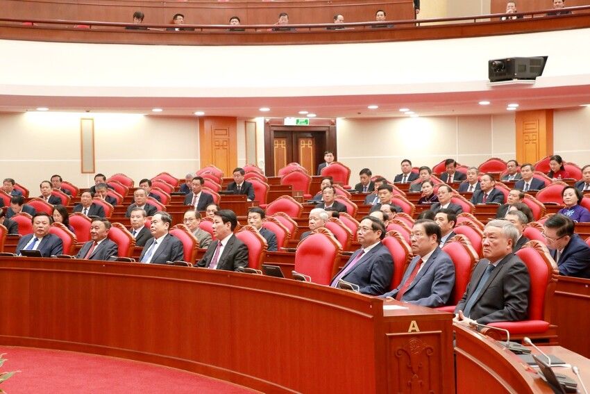 Thông cáo báo chí ngày làm việc thứ hai và bế mạc Hội nghị Trung ương 15 khoá XIII