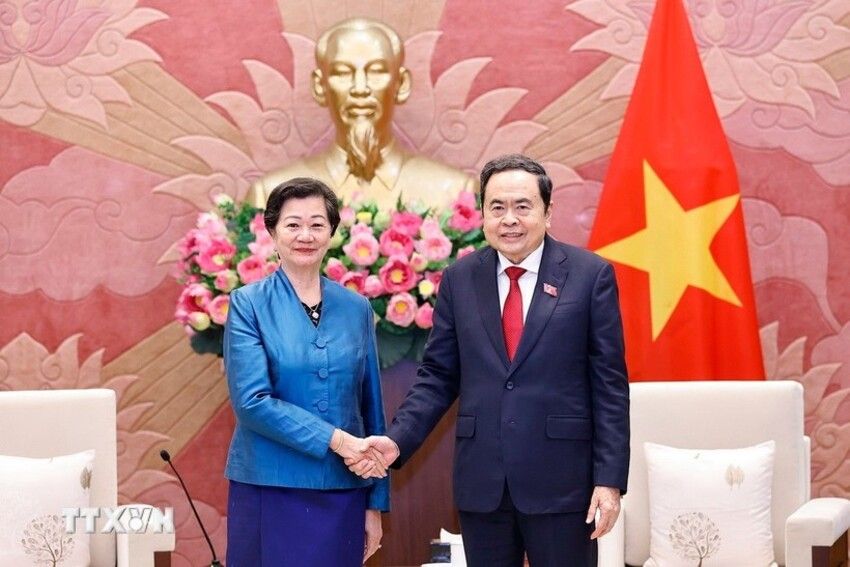 Chủ tịch Quốc hội tiếp các Đại sứ Campuchia, Hoa Kỳ và Philippines chào từ biệt