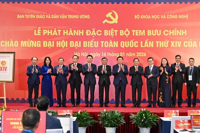 Lễ phát hành đặc biệt bộ tem bưu chính chào mừng Đại hội XIV của Đảng