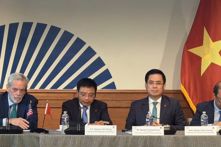 Phó Trưởng ban Chính sách và Chiến lược Trung ương Nguyễn Hoàng Giang Làm việc tại Hoa Kỳ
