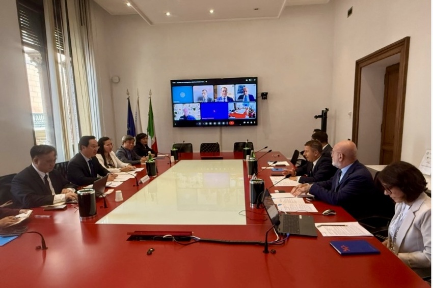 Đoàn công tác của Ban Chính sách, chiến lược Trung ương làm việc tại Cộng hòa Italia