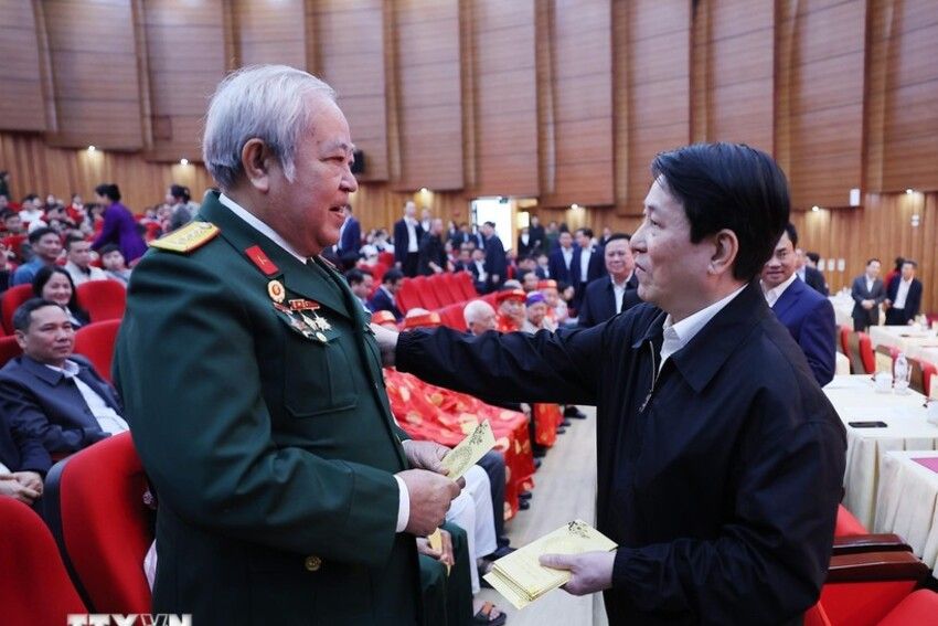 Chủ tịch nước thăm chúc Tết Đảng bộ, chính quyền, nhân dân tỉnh Lào Cai