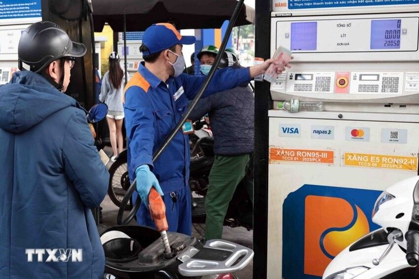 Chủ tịch UBND thành phố Hà Nội yêu cầu xử lý nghiêm hành vi găm hàng xăng dầu