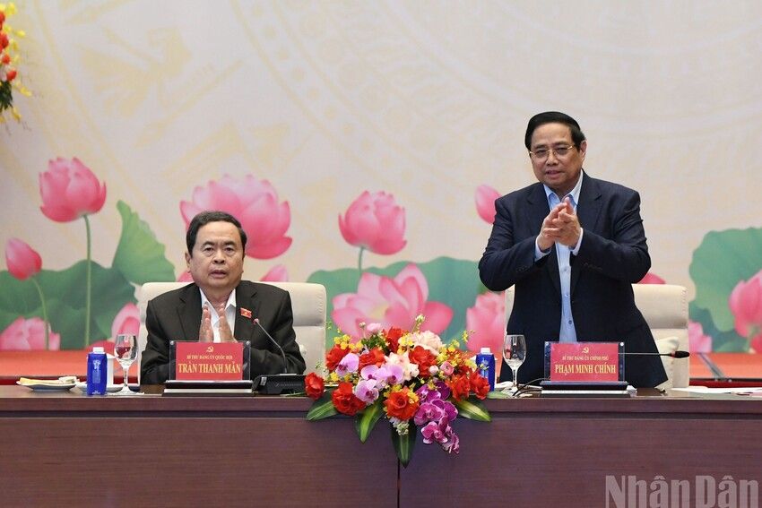 Ảnh: Hội nghị Ban Thường vụ Đảng ủy Quốc hội với Ban Thường vụ Đảng ủy Chính phủ về Kỳ họp thứ Nhất, Quốc hội khóa XVI