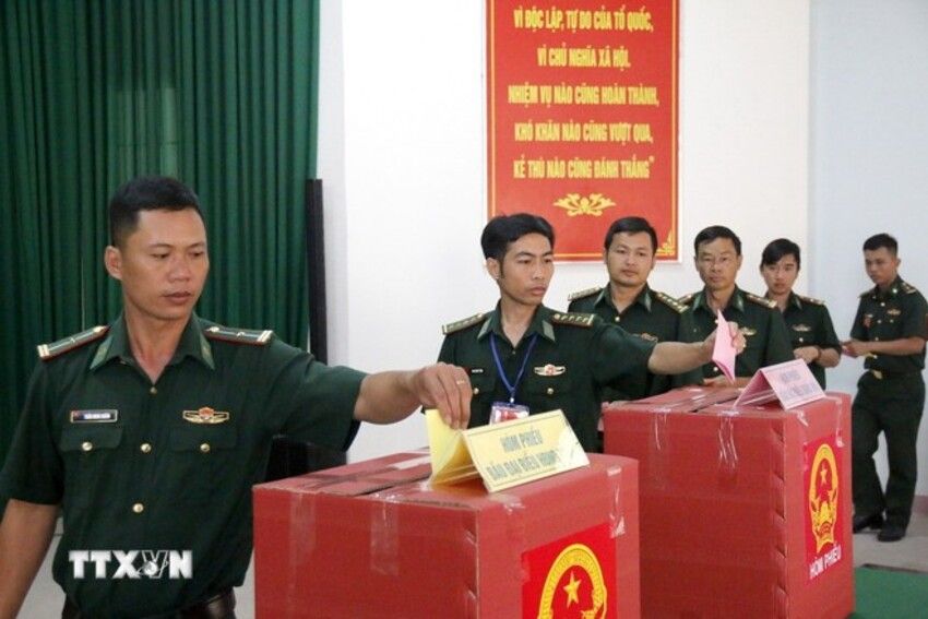 Đảo tiền tiêu và đồn biên phòng tiến hành bầu cử sớm