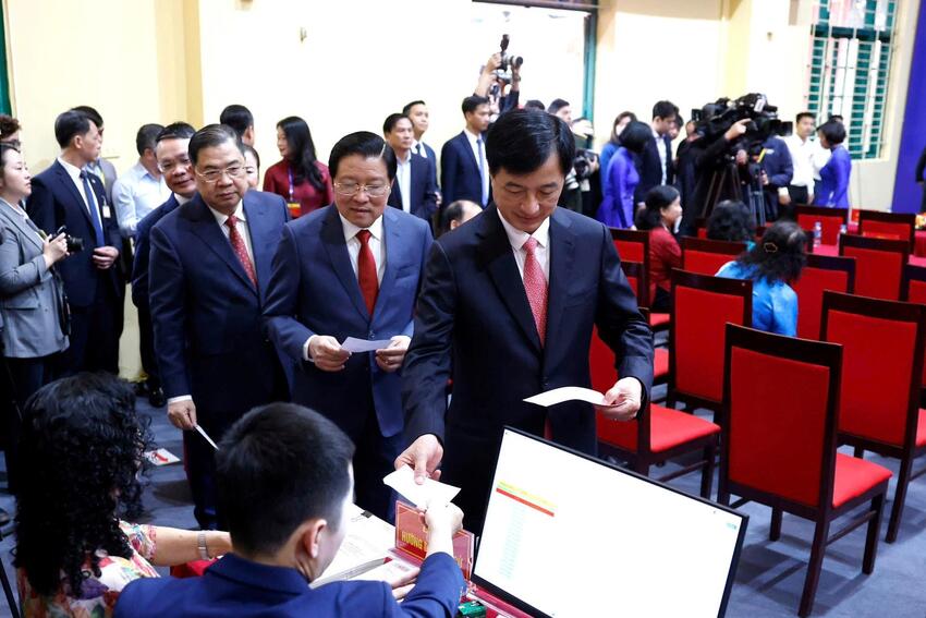 Bí thư Thành ủy Hà Nội Nguyễn Duy Ngọc dự lễ khai mạc và bỏ phiếu bầu cử tại phường Ba Đình