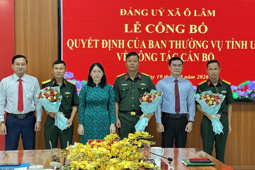 Đảng ủy xã Ô Lâm công bố quyết định của Ban Thường vụ Tỉnh ủy về công tác cán bộ