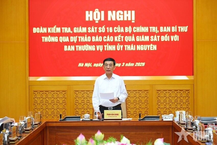 Đại tướng Phan Văn Giang làm việc với Ban Thường vụ Tỉnh ủy Thái Nguyên