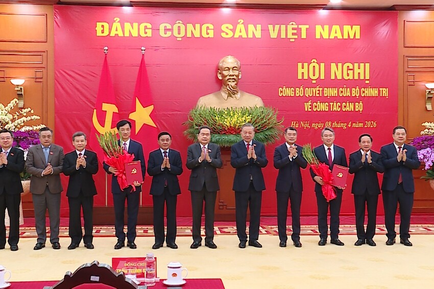 Trao quyết định bổ nhiệm Trưởng ban Tổ chức Trung ương và Chánh Văn phòng Trung ương Đảng