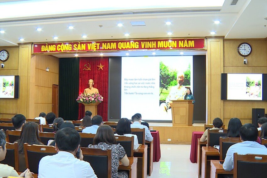 Văn phòng Trung ương Đảng sinh hoạt chuyên đề về công tác chính trị, tư tưởng trong Đảng