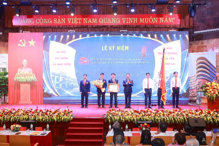 Công ty In Tiến Bộ tổ chức Lễ kỷ niệm 80 năm ngày thành lập và đón nhận Huân chương Lao động hạng Ba