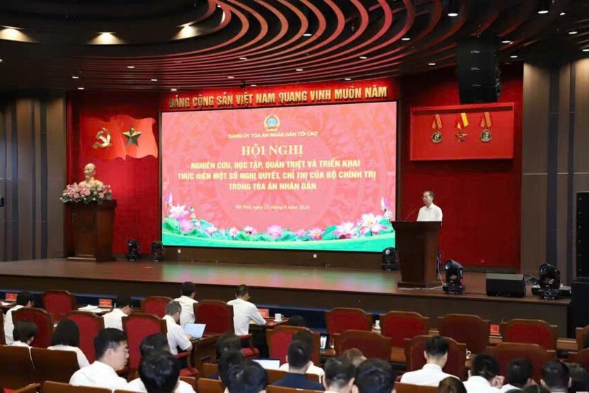 Cụ thể hóa các nghị quyết, chỉ thị của Bộ Chính trị thành kế hoạch, nhiệm vụ cụ thể ngành tòa án