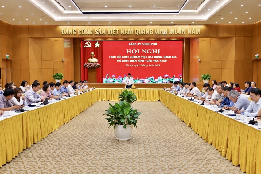 Đẩy mạnh phong trào thi đua, đưa mô hình “Dân vận khéo” đi vào chiều sâu, thực chất trong Đảng bộ Chính phủ