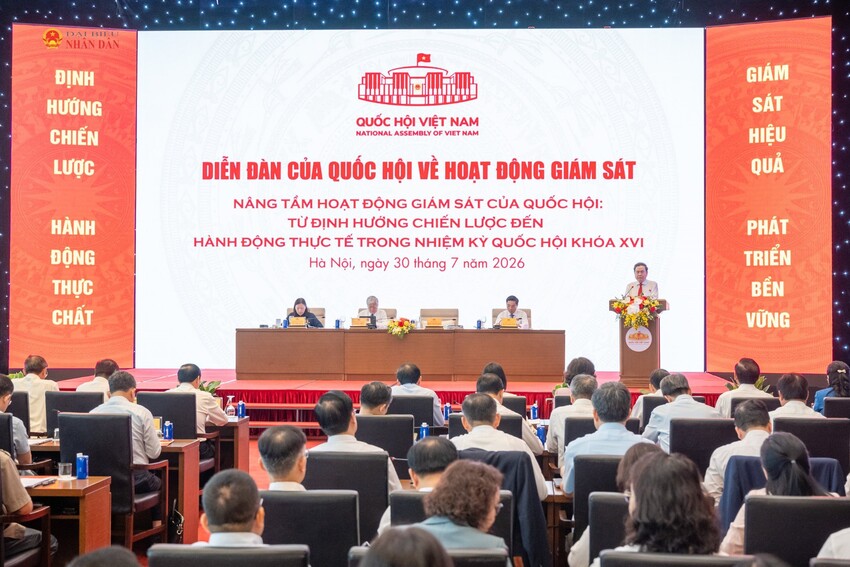 Kết luận của Bộ Chính trị về định hướng trọng tâm hoạt động giám sát  nhiệm kỳ Quốc hội khoá XVI