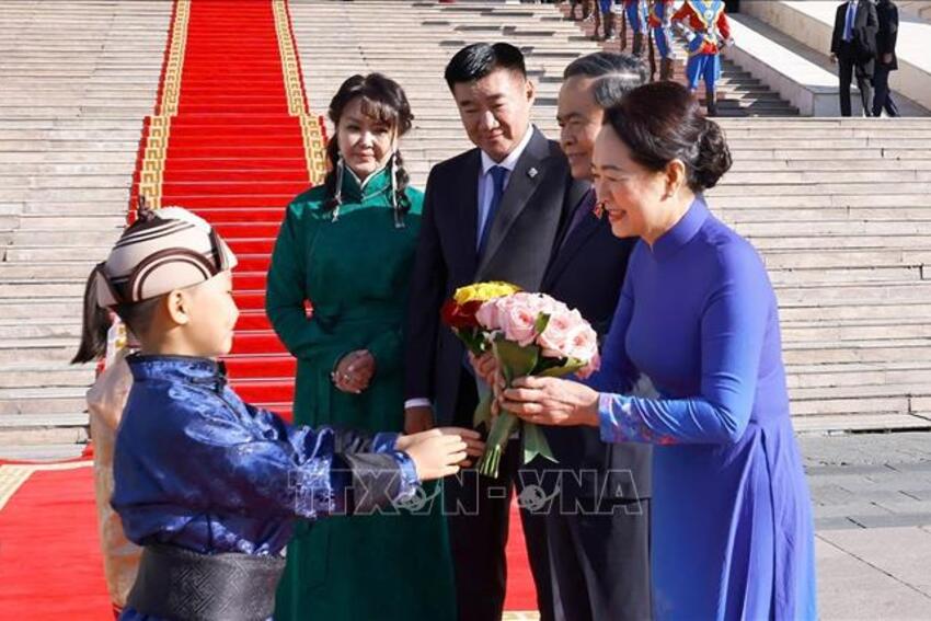 Lễ đón Chủ tịch Quốc hội Trần Thanh Mẫn và Phu nhân thăm chính thức Mông Cổ
