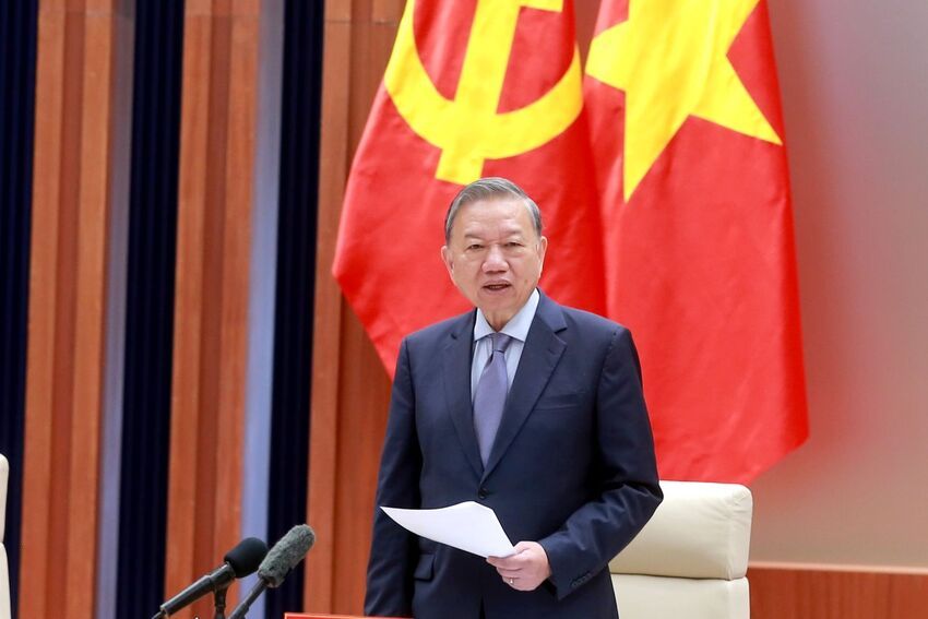 Tổng Bí thư Tô Lâm: Hải Phòng cần định hình tầm nhìn phát triển một đô thị cảng hiện đại, trung tâm logistics và kinh tế biển có sức cạnh tranh quốc tế