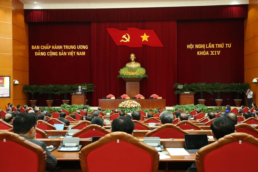 [Ảnh] Bế mạc Hội nghị lần thứ Tư Ban Chấp hành Trung ương Đảng khóa XIV