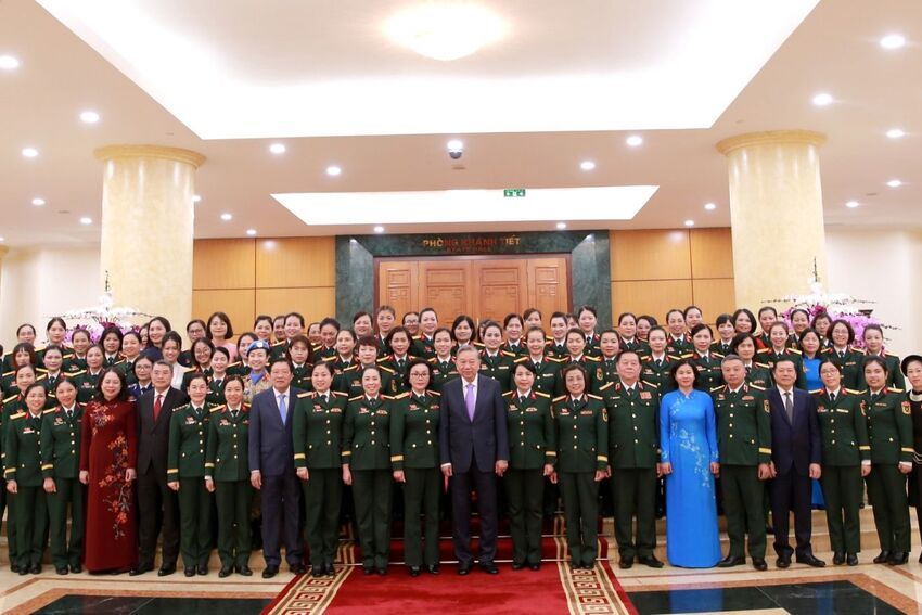 Phấn đấu mỗi cá nhân Phụ nữ Quân đội là một gương sáng, mỗi gia đình Phụ nữ Quân đội là một điểm sáng