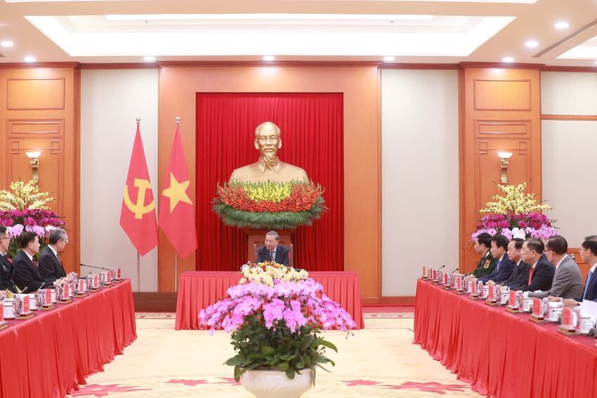 [Ảnh] Tổng Bí thư Tô Lâm tiếp Bộ trưởng Ngoại giao, Quốc phòng và Công an Trung Quốc