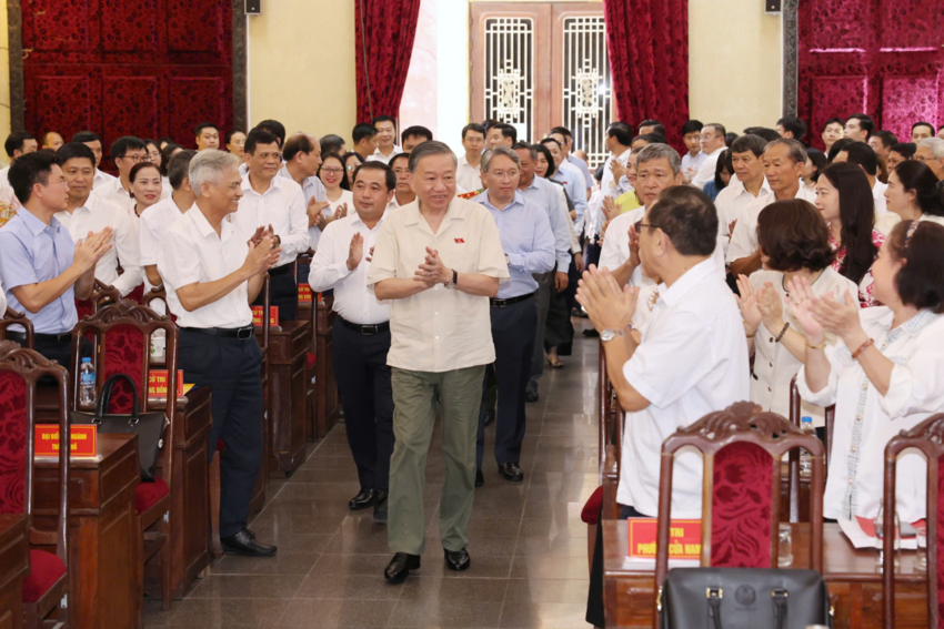 [Ảnh] Tổng Bí thư, Chủ tịch nước Tô Lâm tiếp xúc cử tri trước Kỳ họp thứ 2, Quốc hội khóa XVI