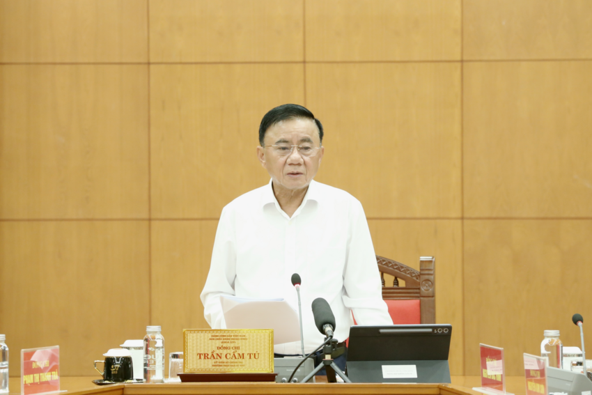 [Ảnh] Đồng chí Thường trực Ban Bí thư Trần Cẩm Tú chủ trì sơ kết 1 năm thực hiện Nghị quyết số 72-NQ/TW