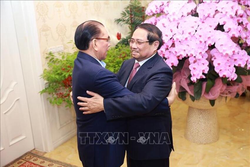 Thủ tướng Phạm Minh Chính thăm, chúc Tết nguyên Tổng Bí thư Nông Đức Mạnh