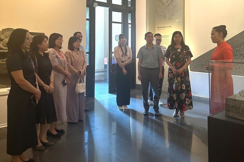 Sinh hoạt chuyên đề tìm hiểu lịch sử và giá trị nghệ thuật của mỹ thuật Việt Nam