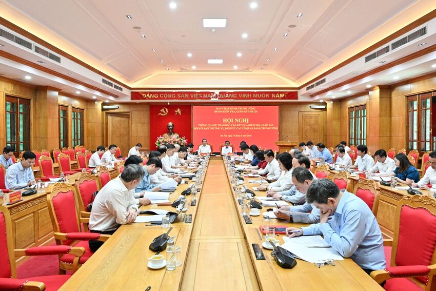 [Ảnh] Hội nghị thông qua dự thảo báo cáo kết quả kiểm tra, giám sát (đợt 3) đối với Ban Thường vụ Đảng ủy các cơ quan Đảng Trung ương
