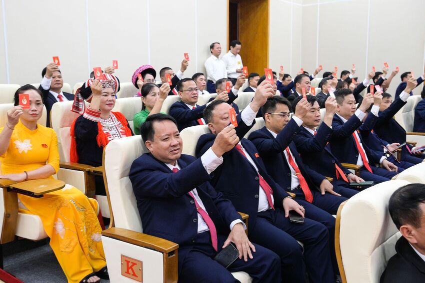 Ban Bí thư ban hành Quy định về thí điểm giao quyền cấp trên cơ sở cho đảng ủy cơ sở