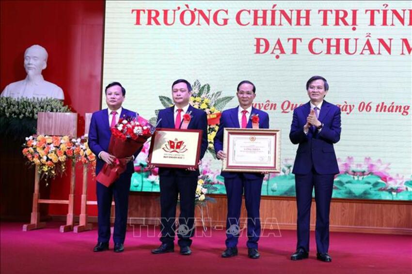 Trường Chính trị tỉnh Tuyên Quang đạt chuẩn mức 1