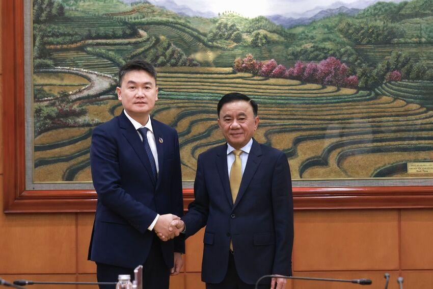 [Ảnh] Đồng chí Thường trực Ban Bí thư Trần Cẩm Tú tiếp Đoàn Trung ương Đoàn Thanh niên Nhân dân Cách mạng Lào