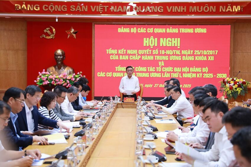 Đẩy mạnh đổi mới phương thức lãnh đạo, nâng tầm công tác tham mưu chiến lược