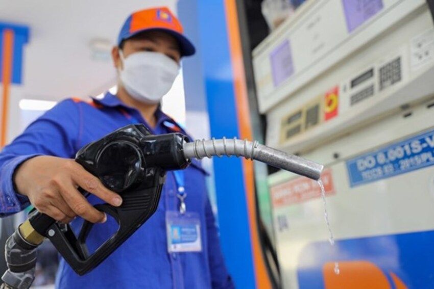 Bảo đảm cung ứng xăng dầu cho sản xuất, kinh doanh và tiêu dùng của người dân, doanh nghiệp