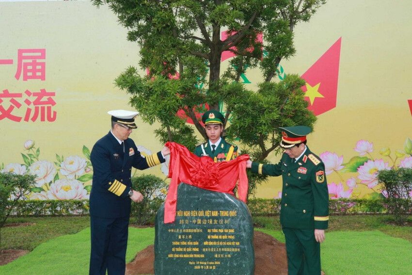 Kết thúc Giao lưu hữu nghị quốc phòng biên giới Việt Nam-Trung Quốc lần thứ 10