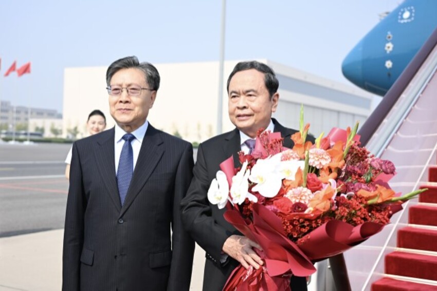 Chủ tịch Quốc hội Trần Thanh Mẫn tới thủ đô Bắc Kinh, bắt đầu chuyến thăm chính thức Trung Quốc