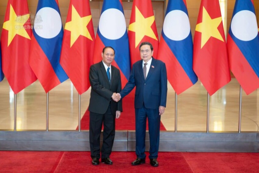 Chủ tịch Quốc hội Trần Thanh Mẫn hội kiến Thường trực Ban Bí thư Trung ương Đảng Nhân dân Cách mạng Lào
