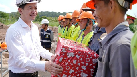 Bí thư Tỉnh ủy An Giang Lê Quang Tùng kiểm tra các công trình phục vụ Hội nghị APEC tại Phú Quốc