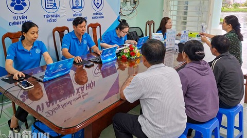 Đưa dịch vụ bảo hiểm xã hội đến gần người dân ở Mỹ Thới