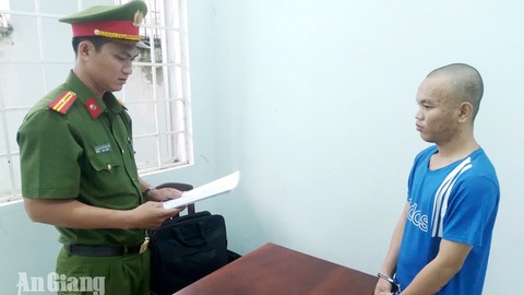 Khởi tố, tạm giam đối tượng điều khiển xe tông Cảnh sát giao thông