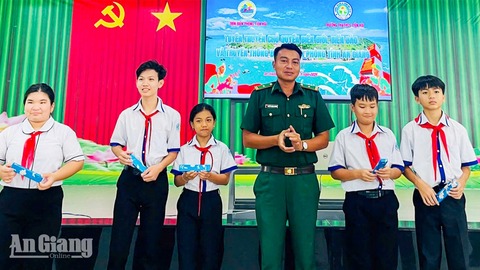 Học sinh Tiên Hải được tuyên truyền về chủ quyền biên giới, biển đảo