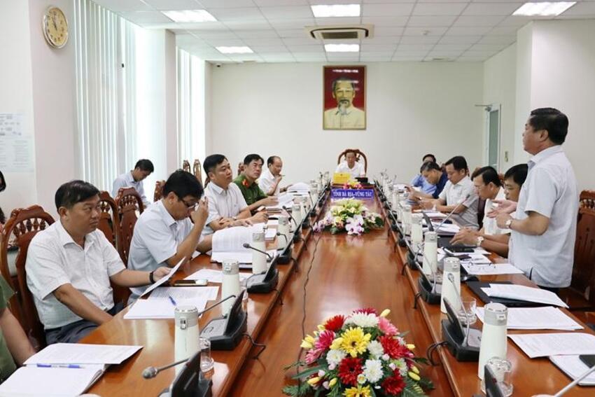 Lãnh đạo tỉnh nghe báo cáo dự thảo Tờ trình về Đề án “Nghiên cứu khu thương mại tự do gắn với cảng biển tại khu vực Cái Mép Hạ”