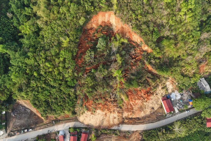 Phó Chủ tịch UBND tỉnh Nông Quang Nhất kiểm tra tình hình thiên tai và tiến độ triển khai các dự án bố trí dân cư tại huyện Ba Bể