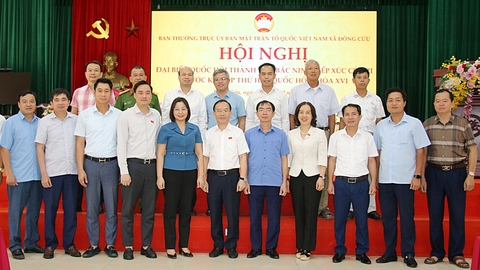 Đoàn đại biểu Quốc hội thành phố Bắc Ninh tiếp xúc cử tri xã Đông Cứu
